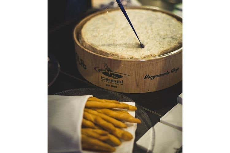 Bassi Gorgonzola (Euro-Toques, alta cucina in tavola 
per la cena di gala al Gallia di Milano)