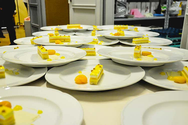 Trinacria: I profumi di Sicilia, il finocchietto, gli agrumi e la mandorla bianca - Gianluca Fusto (Euro-Toques, cena solidale sold out 
Derflingher: È bello dare una mano)