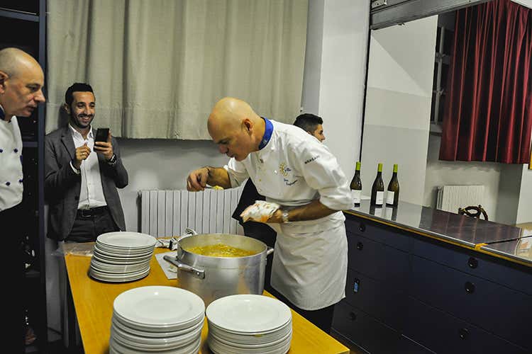 Enrico Derflingher (Euro-Toques, cena solidale sold out 
Derflingher: È bello dare una mano)