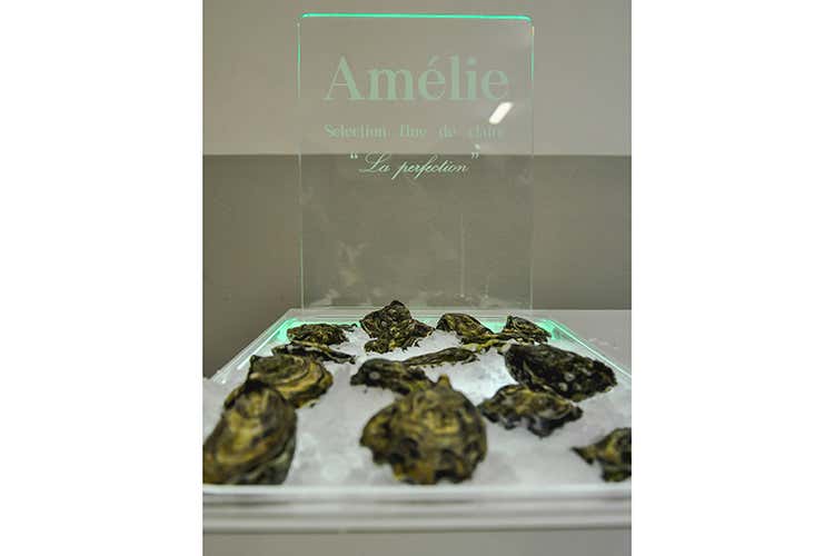 Ostriche Amélie Maison d'Huîtres Special de Claire cal 2, Fine de Claire cal 2 (Euro-Toques, cena solidale sold out 
Derflingher: È bello dare una mano)