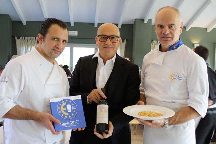 Massimiliano Mandozzi, Massimiliano La Rosa (direttore commerciale Donna Olimpia) ed Enrico Derflingher (Euro-Toques, il ritorno a Donna Olimpia )