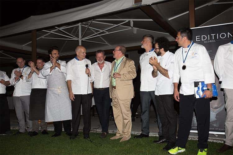 Al centro Enrico Derflingher, Alberto Lupini (direttore Italia a Tavola) e Jean Castodot - Euro-Toques International conferma Enrico Derflingher presidente - (Foto: Modestino Tozzi)