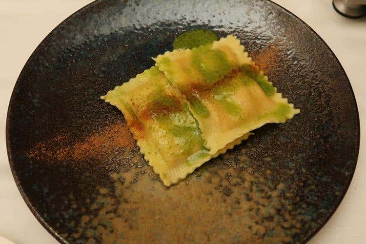 Salvatore Calleri e Roberto Gallo - Ravioloni di crostacei al pesto ibleo (Euro-Toques porta la Sicilia nel piatto Chiude in bellezza il Congresso Regionale