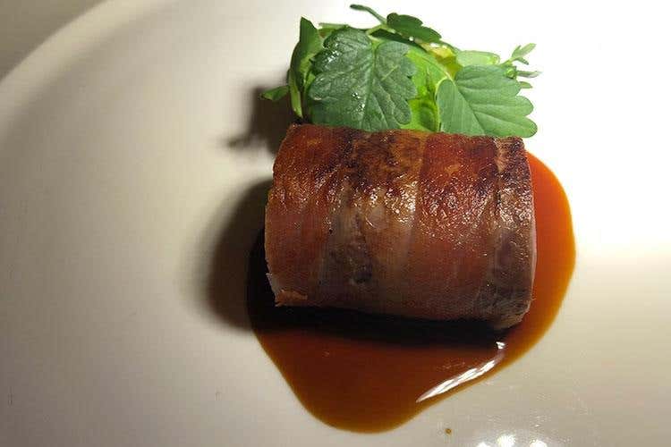 Sella di capriolo al lardo e pere abbrustolite - Enrico Croatti (Euro-Toques valorizza il Trentino a tavola 
Un successo la cena al Dolomieu di Croatti)