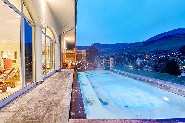 (Excelsior Dolomites Life Resort 
Design e comfort in Alto Adige)