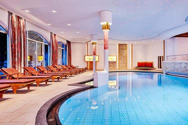 (Excelsior Dolomites Life Resort 
Design e comfort in Alto Adige)