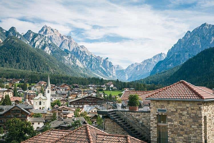 (Excelsior Dolomites Life Resort 
Design e comfort in Alto Adige)