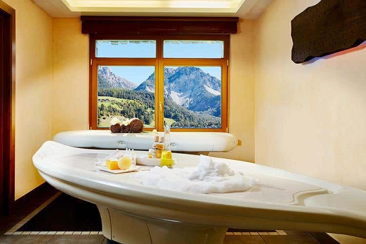 (Excelsior Dolomites Life Resort 
Design e comfort in Alto Adige)
