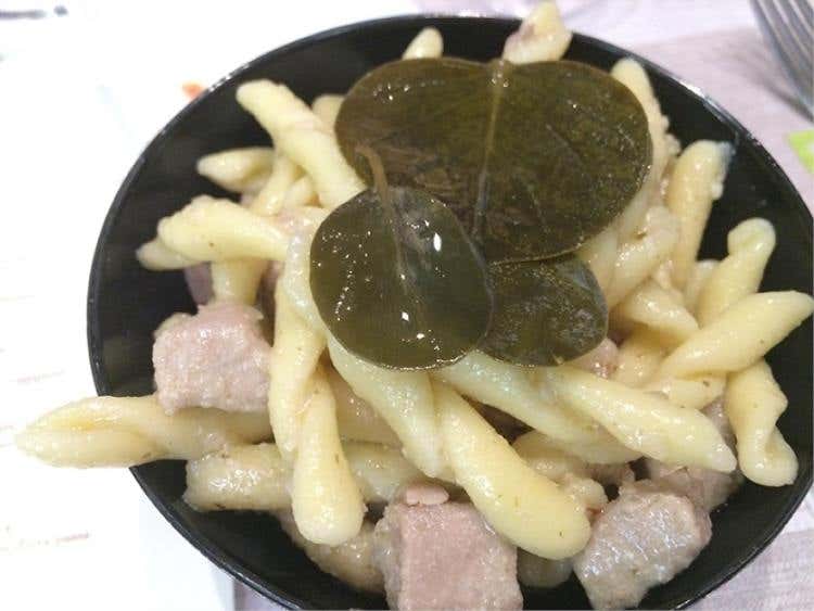 Busiate al tonno con ventagli vegetali - Domenico Tomasino e Luca Mango, Pescheria Spadari