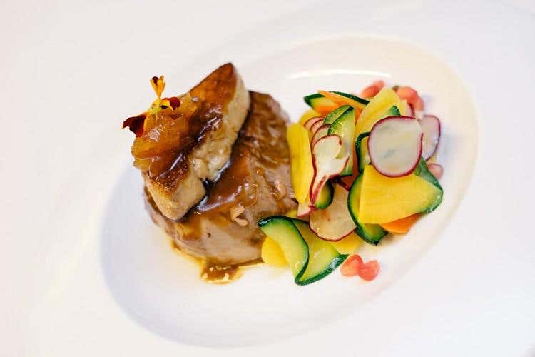 Filetto di vitello con scaloppa di fioe gras, chutney di mele 