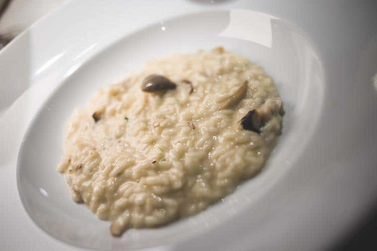 Risotto mantecato ai porcini e robiola della langa (Famiglia e Territorio 
Parole d’ordine di Bruno Rocca Rabajà)