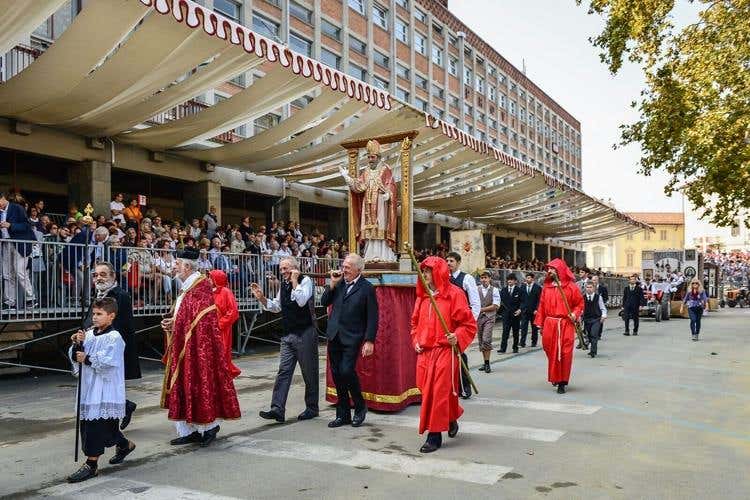 (Festival delle Sagre Astigiane 
Sfilate, folclore e degustazioni)