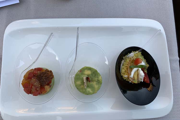Tartare ai due pomodori, Tartare di avocado,Cous cous greco (Fiore, a Roma una “Spa alimentare” )