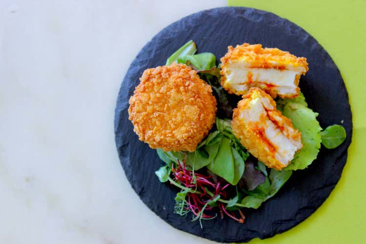 Mozzarelline in carrozza con 'nduja e corn flakes (Fiore, a Roma una “Spa alimentare” )