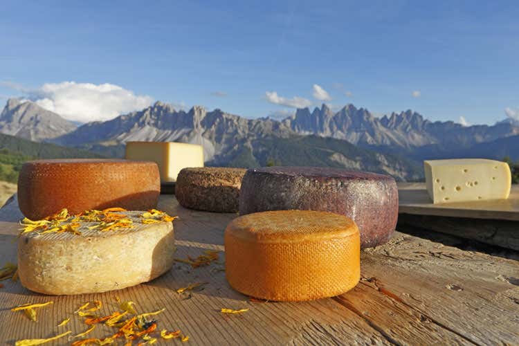 (Formaggi in alta quota 
In Alto Adige 3 giorni di assaggi)