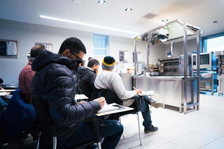 (Formazione con Molino Grassi 
In primo piano l'impasto diretto)