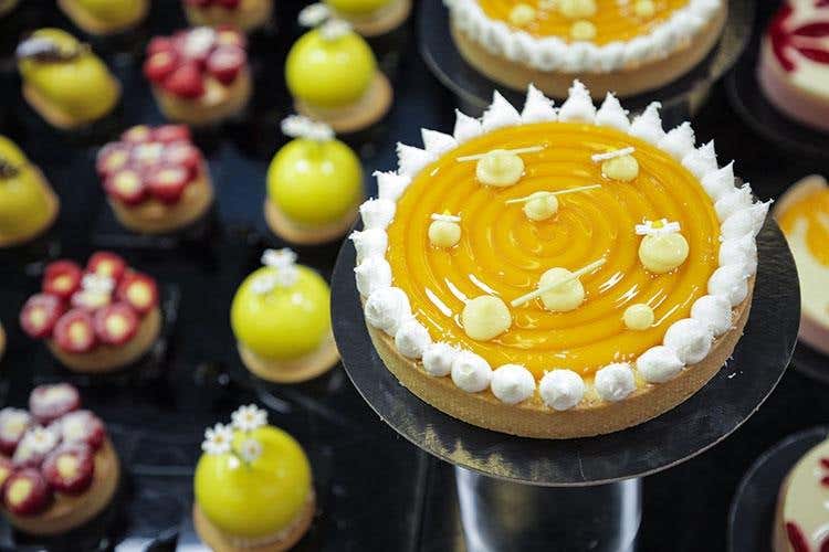 (Formazione e funzionalità alla base 
La pasticceria di Pavoni e Bachour)