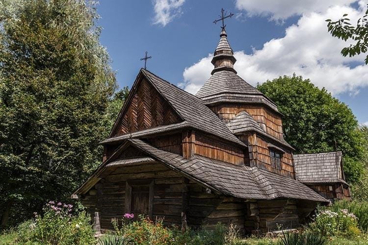 Fra storia e sacralità 
Un tour fra le chiese in legno dell'Ucraina