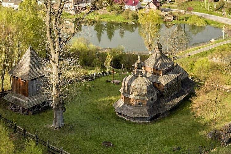 Fra storia e sacralità 
Un tour fra le chiese in legno dell'Ucraina