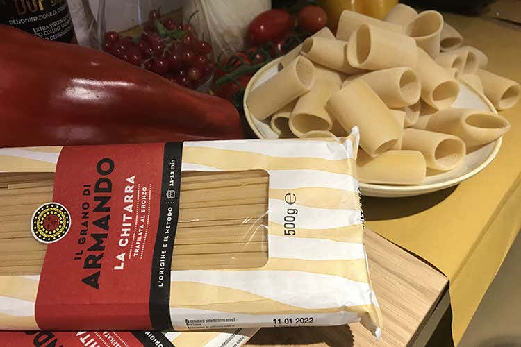 Fratelli La Bufala con Pasta Armando Focus su materie prime e territorio