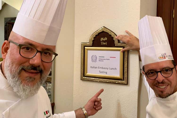 (Fratello e Austero in Oman 
Ambasciatori della cucina italiana)
