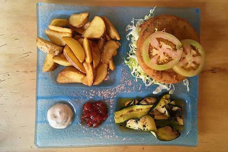 Cotoletta vegana croccante (Fud Bottega Sicula 
Piatti semplici, ma di classe)