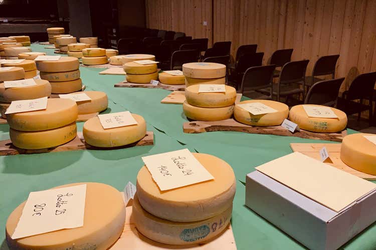 (Fums, profums, salums & Formandi
A Sutrio la festa del gusto)