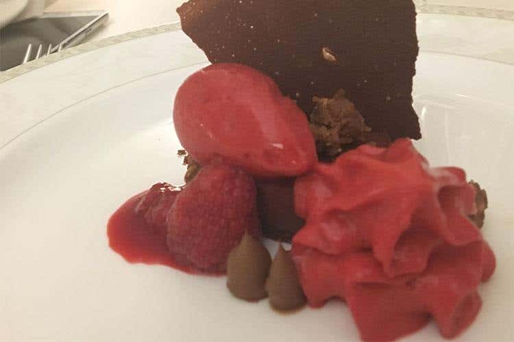 Gennaro Esposito da Umberto De Martino
Duetto in cucina al Florian Maison
DA FINIRE