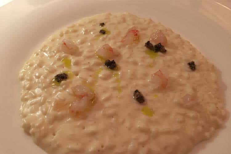 Riso Selezione Carnaroli del “Pavese Gran Riserva” mantecato alla ricotta di bufala leggermente affumicata con tartare di gamberi rossi e tartufo nero, colatura di alici Il Risotto dell’anno “Concorso Premio Gallo” - Giancarlo Morelli: «Un bravo cuoco è anche imprenditore e pensa al futuro»