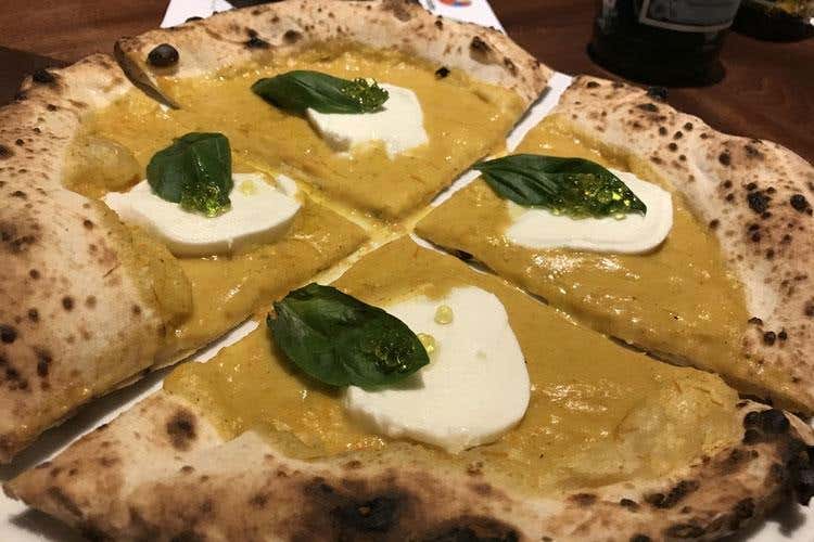 (Gli spicchi di gusto di Diego Vitagliano 
Pizze gastronomiche a Milano da Cocciuto)