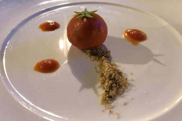 Finto pomodorino (Gourmet Dinner Show Fic Anche Matteo Salvini al buffet di Roma