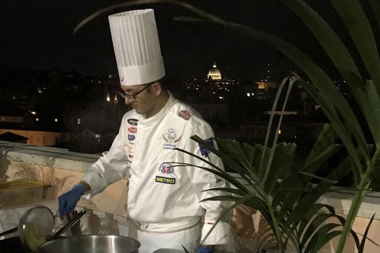 (Gourmet Dinner Show Fic 
Anche Matteo Salvini al buffet di Roma)