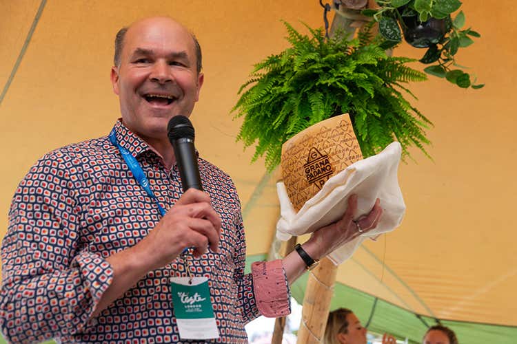 (Grana Padano Dop 
piace sempre più nel Regno Unito)