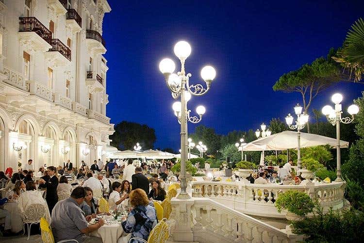 Grand Hotel Rimini, un faro in Riviera 
L'ospitalità secondo la Famiglia Batani