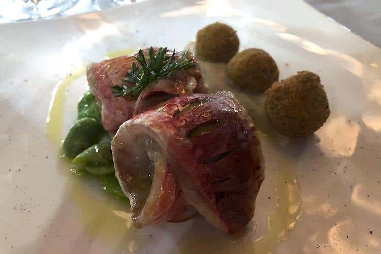 La triglia di scoglio le polpette di fave e il cavolo alla vaniglia (Grand Siècle di Laurent-Perrier 
Blend di tre annate, un equilibrio perfetto)