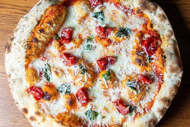 (Grani & Luppoli firmato Ferro Beverage 
Alla pizzeria Da Ezio la 4ª tappa del tour
)