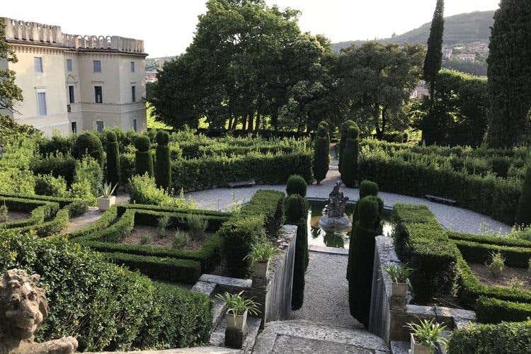 (Guerrieri Rizzardi, doppio decennale 
Festa per l'Amarone e per la Villa)