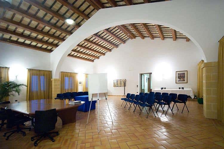 (Hedonis Feudo Arancio 
Un sorso di Sicilia)