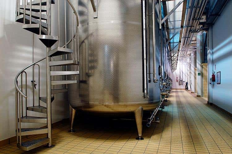 (Hedonis Feudo Arancio 
Un sorso di Sicilia)