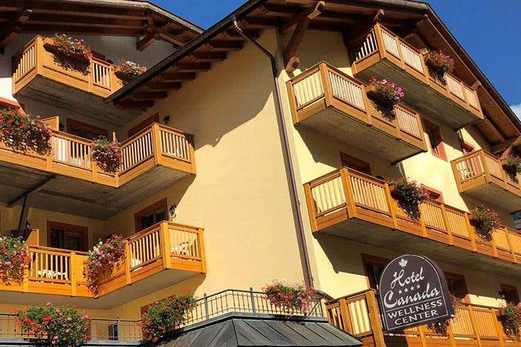 (Hotel Canada a Pinzolo 
Dall'America una storia trentina)