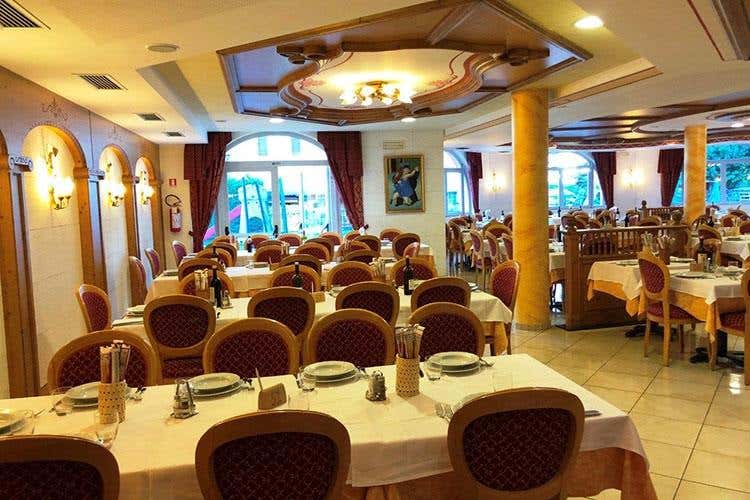 (Hotel Canada a Pinzolo 
Dall'America una storia trentina)