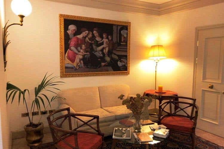 (Hotel Corona d'Oro 
4 stelle nel cuore della Bologna medievale)