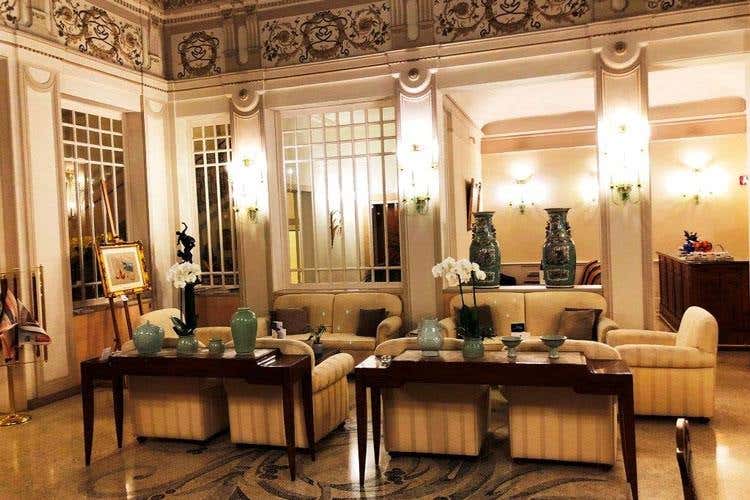 (Hotel Corona d'Oro 
4 stelle nel cuore della Bologna medievale)