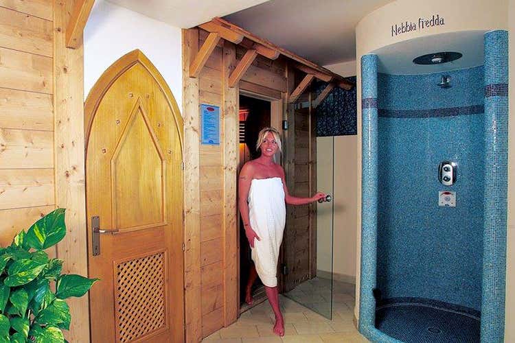 (Hotel Roy, l'accogliente tre stelle 
ai piedi della Marmolada)