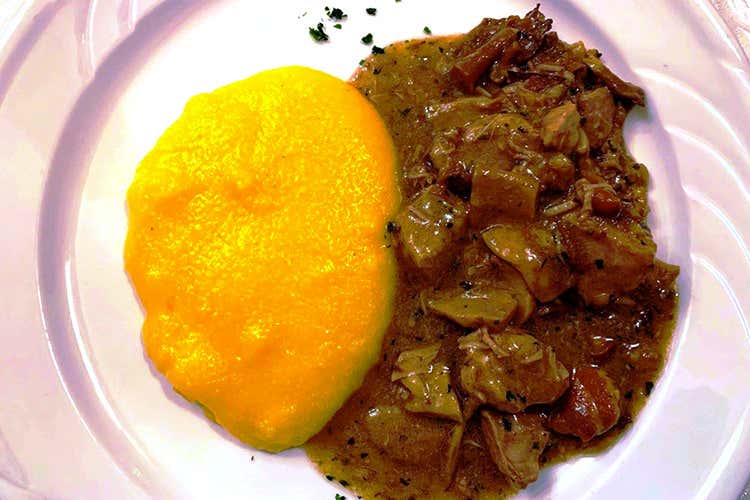 (Hotel Roy, l'accogliente tre stelle 
ai piedi della Marmolada)