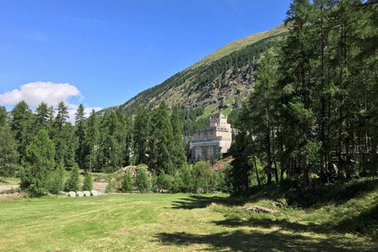 (Hotel Schloss Pontresina Family & Spa 
Un'estate di sport, divertimento e natura)