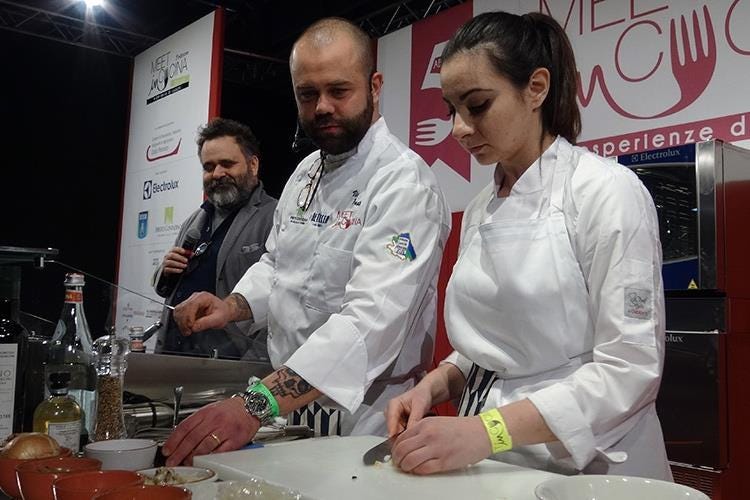 Lo show cooking di Vito Pastore (I cuochi, i prodotti e la condivisione 
Ecco la rivincita del territorio abruzzese)