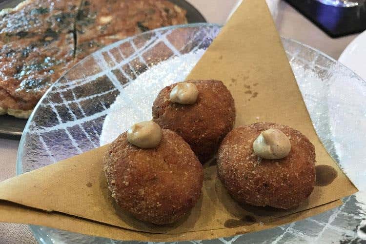 Mondeghini (I fratelli Lebano e Cerea firmano
il pranzo della domenica all'Hotel Gallia )