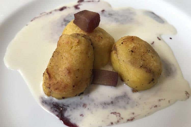 Gnocchi alla friulana, fonduta al Grana Padano (I Jeunes Restaurateurs d'Europe interpretano il Grana Padano