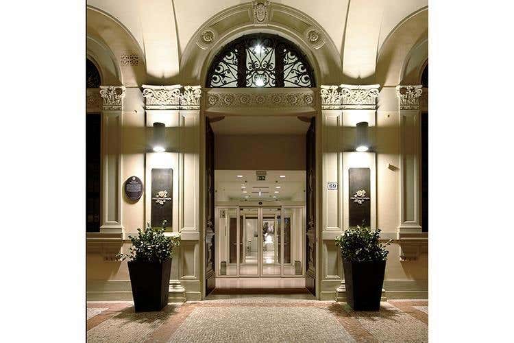 (I Portici Hotel, stile ed eleganza 
da 10 anni nel centro di Bologna)